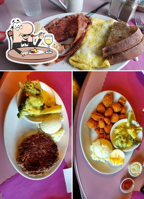 Food at Mom's Savona Diner