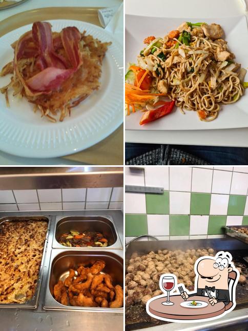 Food at Nudaengs Thaifood and Restaurant