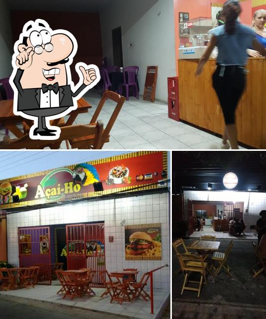 O interior do Hambúrgueria Burguer-Ho