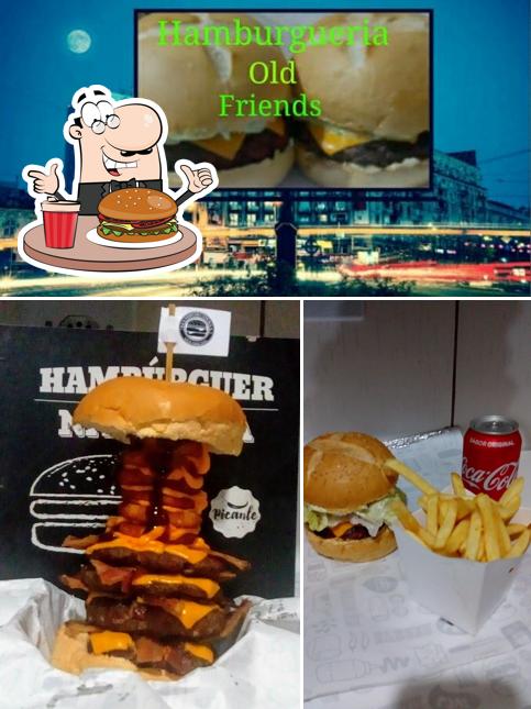 Peça um hambúrguer no Hamburgueria Old Friends