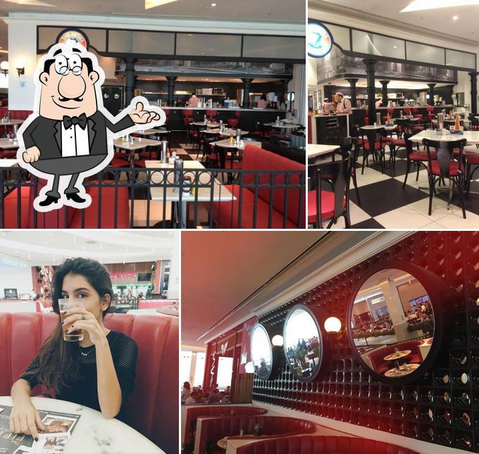 O interior do THE FIFTIES TRADITIONAL BURGER