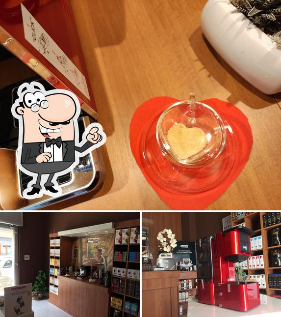 Guarda la immagine che mostra la interni e cibo di Caffitaly shop Casamassima