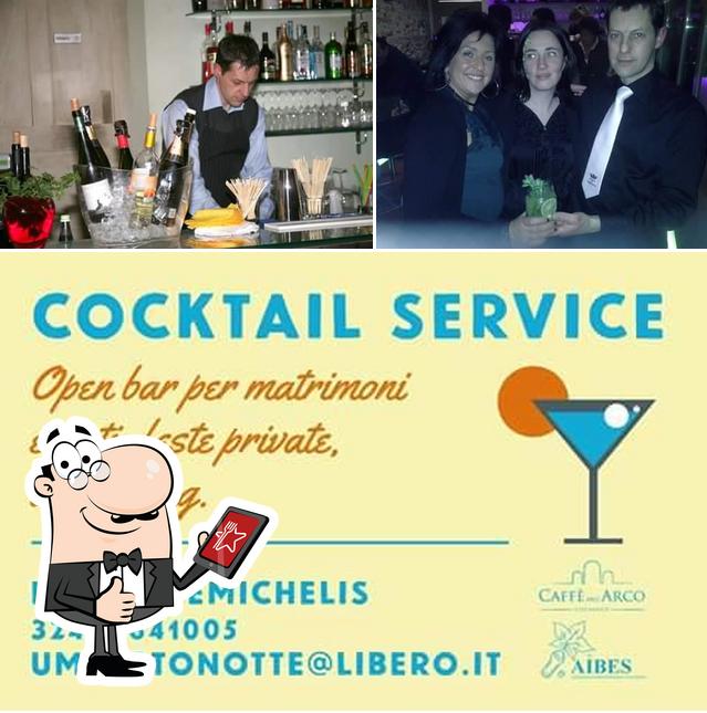 Guarda questa foto di Cocktail service