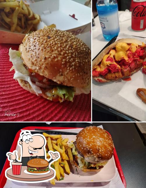 Commandez un hamburger à 786 - Choisy-le-Roi I Brasserie & Burger