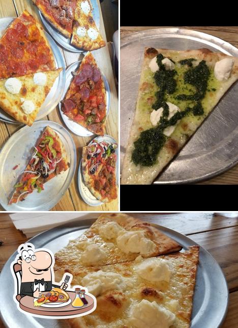 Попробуйте пиццу в "Vito's Pizza"