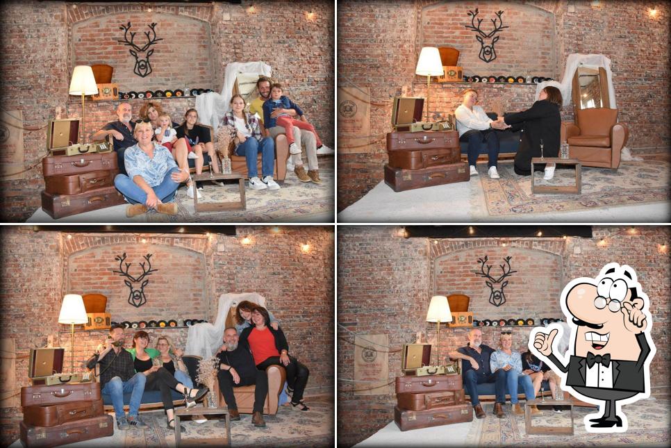 Installez-vous à l'une des tables de Bar'Bichette Rieulay