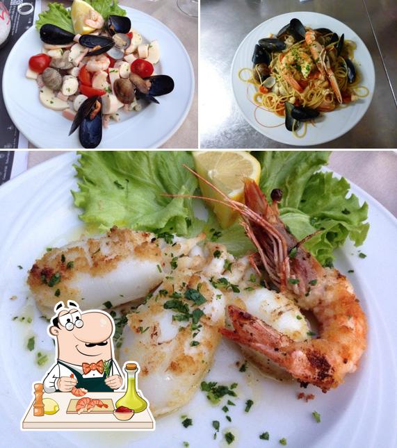 Ordina la cucina di mare a Ristorante Cantinone