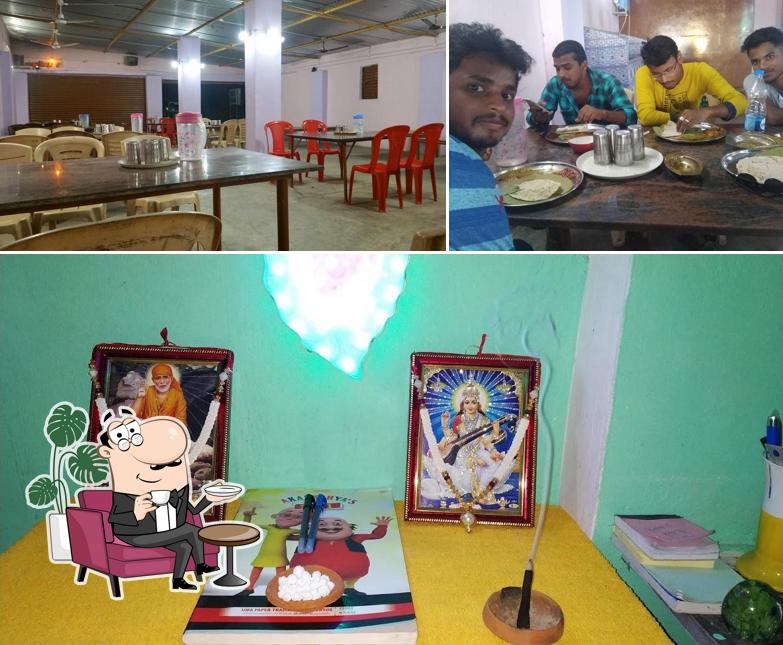 The interior of Bulu Dhaba