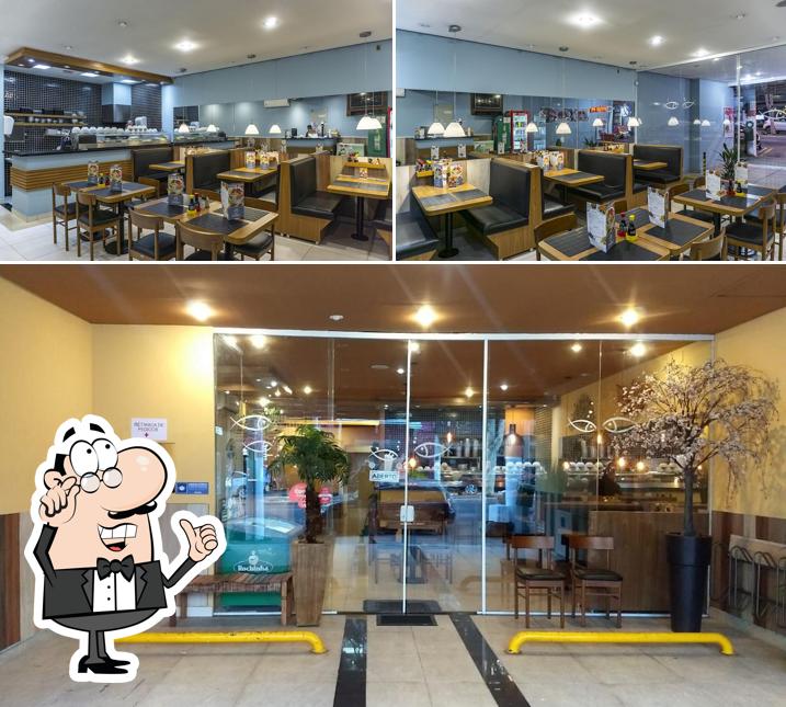 O interior do FishBowl Poke Sushi Pinheiros