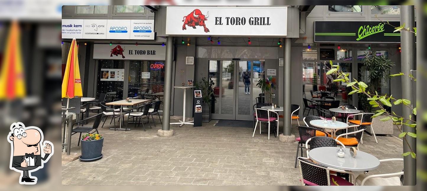 Dai un'occhiata agli interni di El Toro Grill