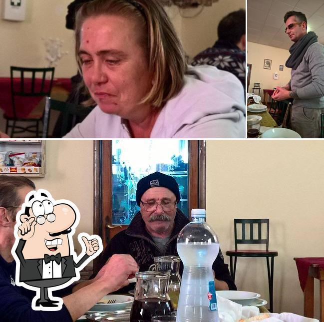 Gli interni di Comunita del "BAR Merda" Pesaro