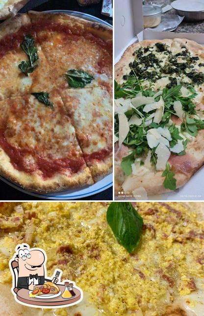 Ordina una pizza a Ristorante Pizzeria Lo Scacco