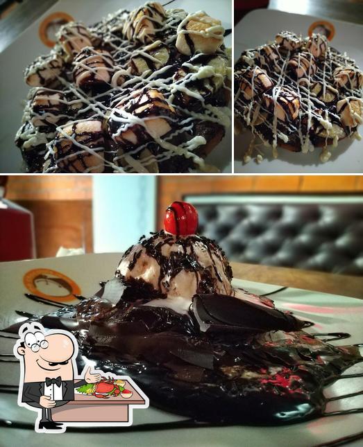CakeRoom N Cafe