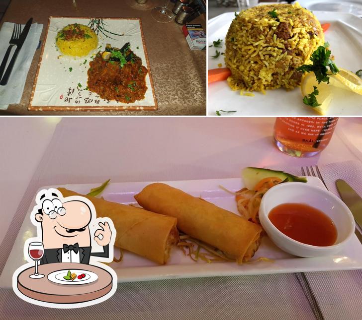 Food at Delhi Delights - Las Américas