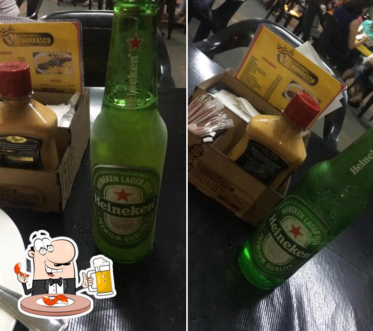 Desfute uma tulipa de cerveja leve ou escura