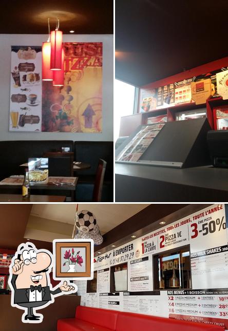 L'intérieur de Pizza Hut