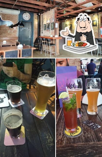 Entre diversos coisas, comida e interior podem ser encontrados no Galgo beer house