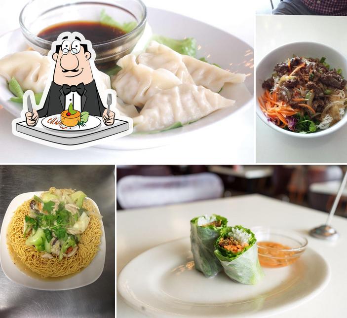 Rolls N Bowls in Metairie Restaurant menu and reviews