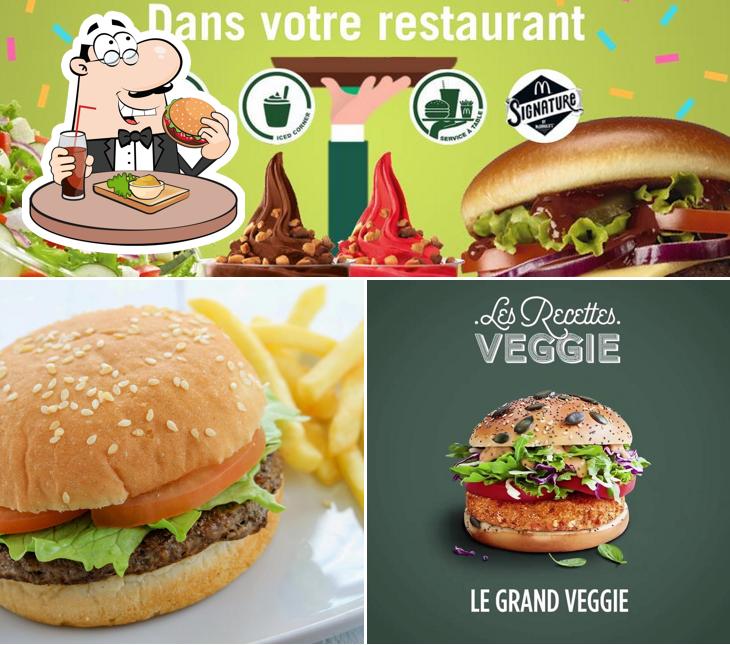 Prenez un hamburger à McDonald's