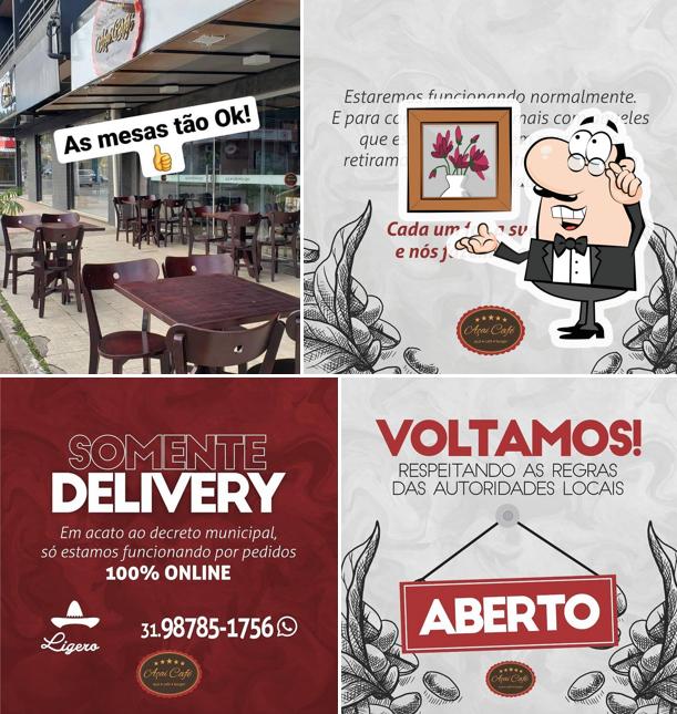 O interior do Point do Açaí