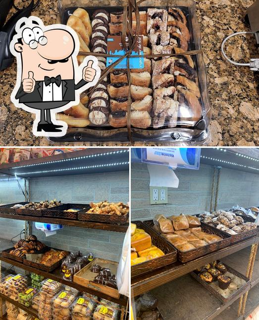 Williamsburg Bagel & Bakery, 73 Lee Ave in New York City Restaurant menu and reviews