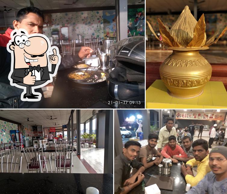 Parivar Restaurant - Pure Veg