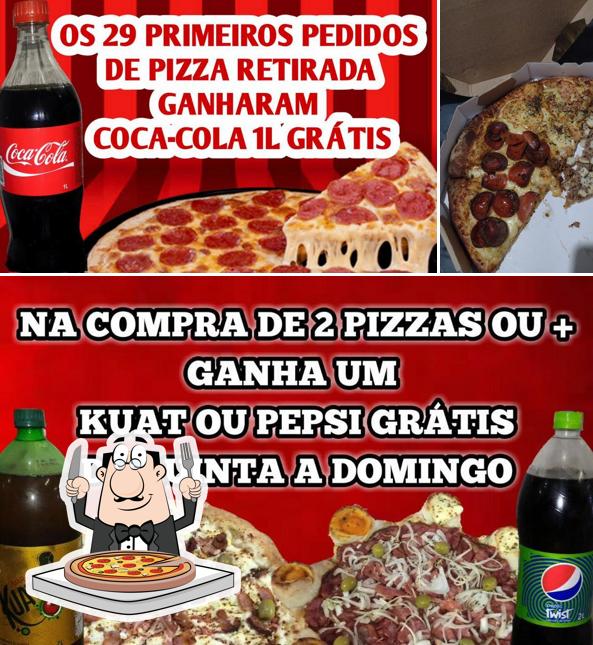 No Red Pizza ( pizzaria e esfiharia ), você pode provar pizza