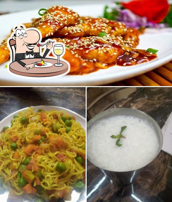 Food at The Mom's Cafe