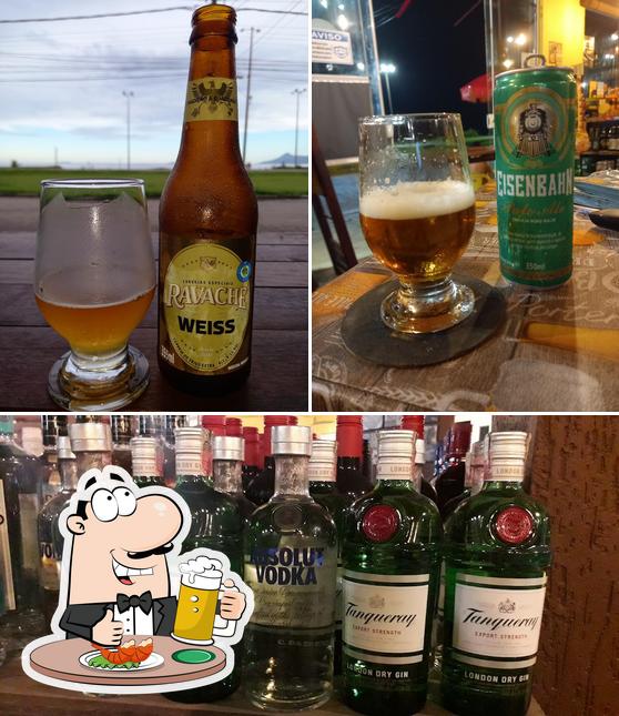 Você pode tomar uma tulipa de cerveja leve ou escura