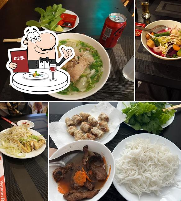 Food at Pho Ha Noi