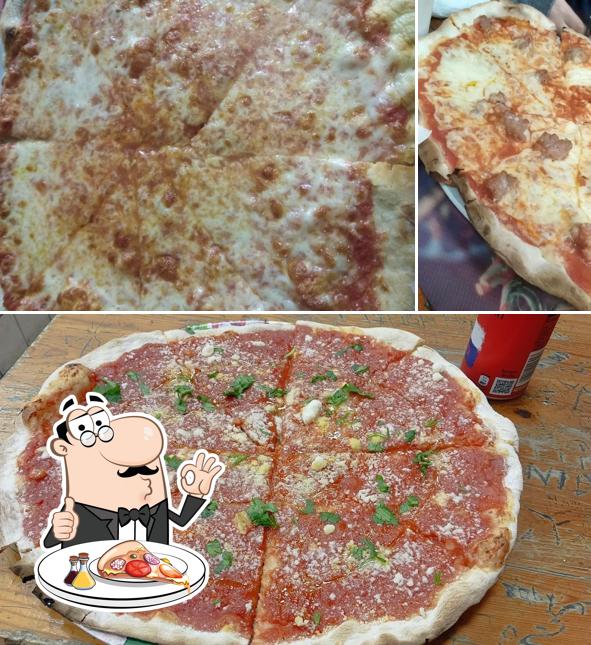 Scegli tra le svariate varianti di pizza