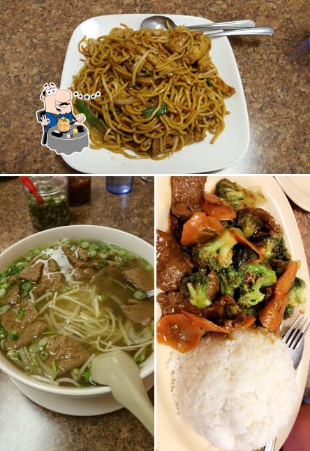 Comida en Phở Vegan Asian Cuisine