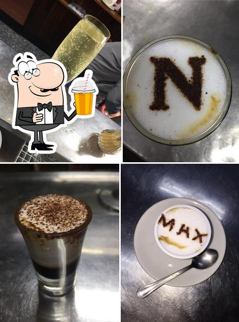 Goditi un drink a Caffe' Max