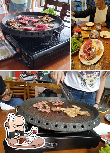 Prove pratos de carne no Churrasco Koreano