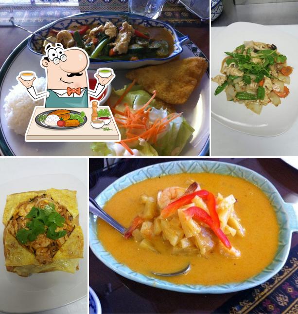 Food at A Taste of Thai