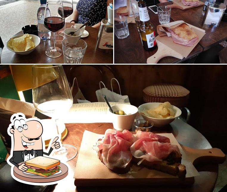 Toast al formaggio al Fabrik”