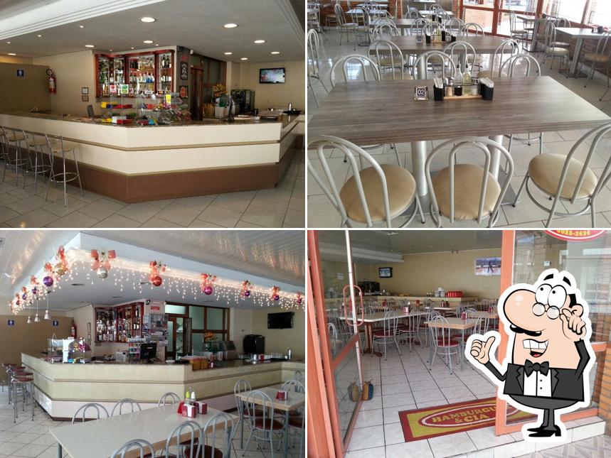 O interior do Hamburguer & Cia