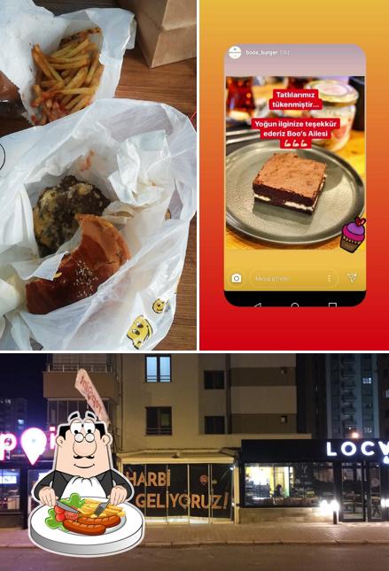 Снимок, на котором видны еда и внешнее оформление в Boo’s Burger