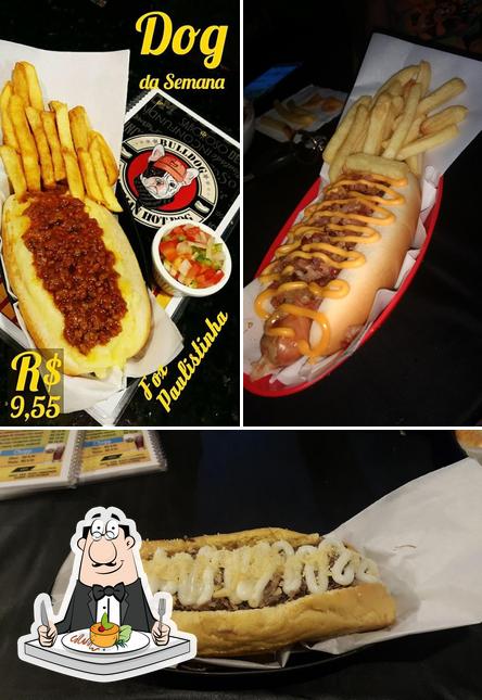 Platos en Bulldog Brazilian Hot Dog 100% Delivery