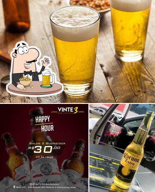 Peça um copo de cerveja leve ou escura