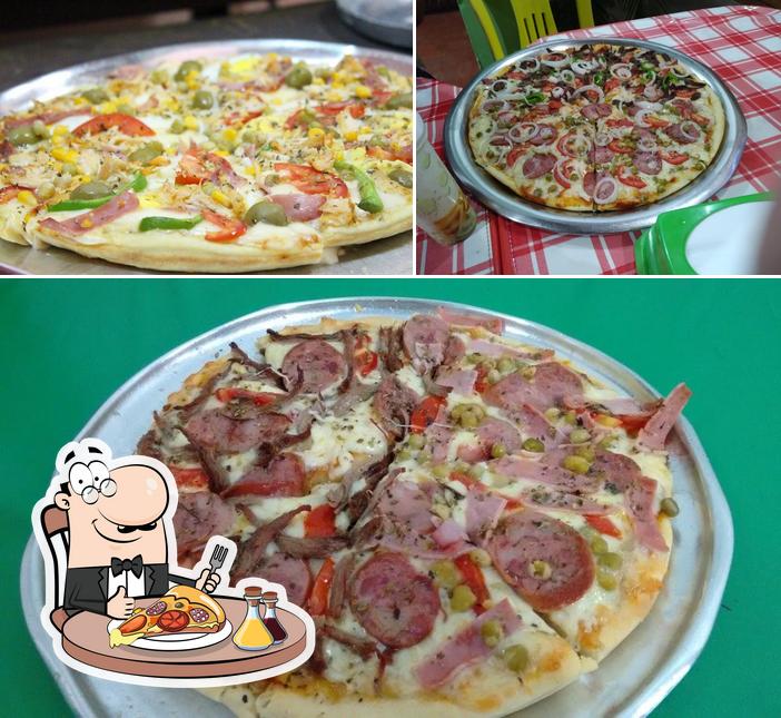 Peça diversos tipos de pizza