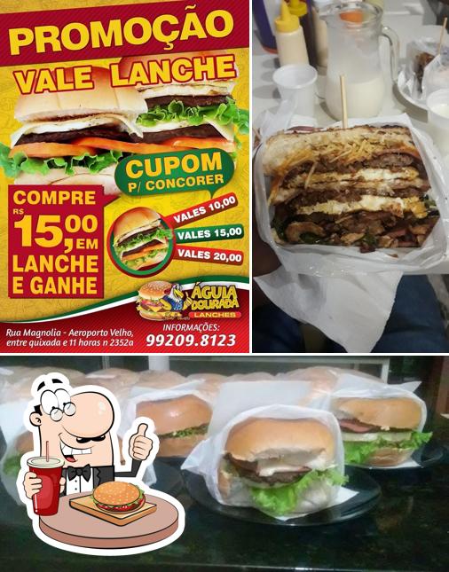 Experimente um hambúrguer no LANCHE ÁGUIA DOURADA