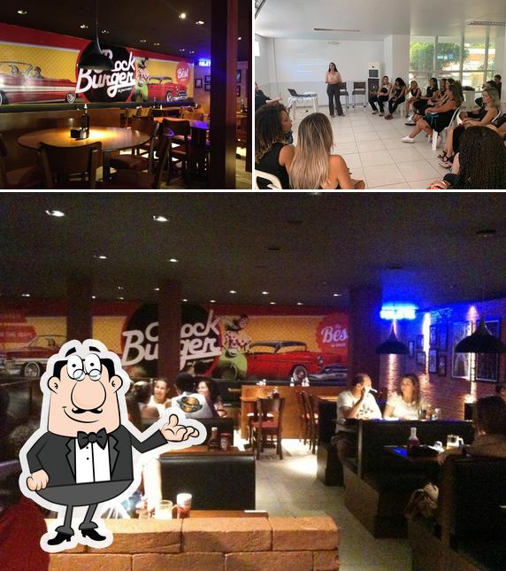 O interior do Rock Burger