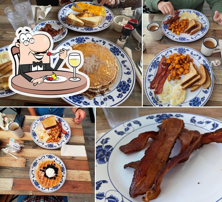 Find the best place to eat in Saint Ignace, summer 2024 Restaurant Guru