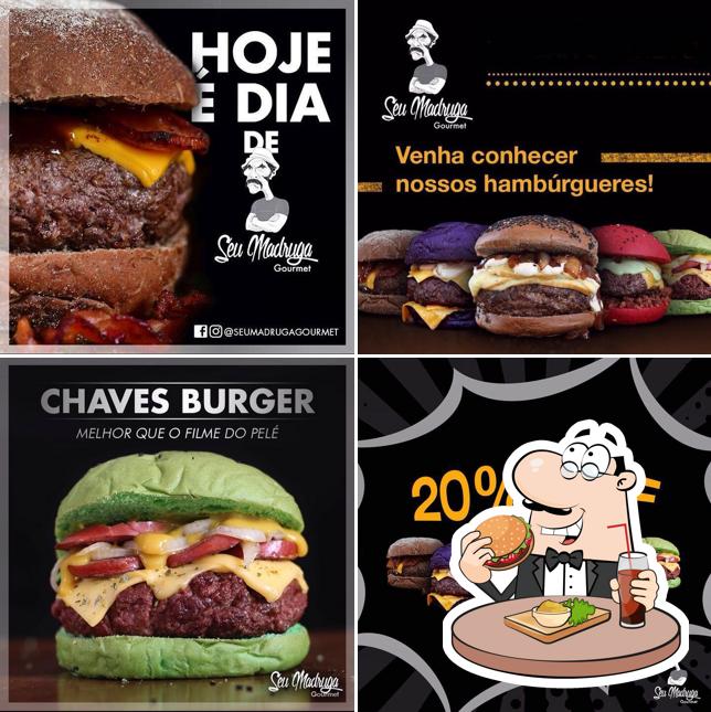 Delicie-se com um hambúrguer no Seu Madruga Gourmet