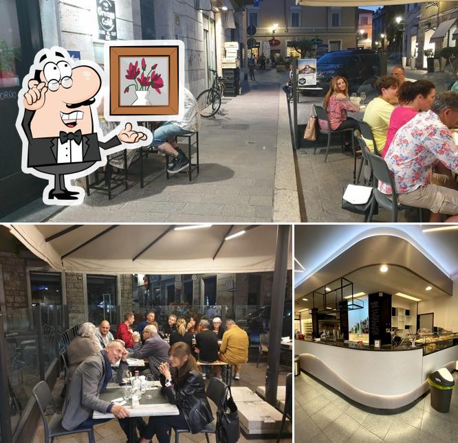 Gli interni di Grease Cafè