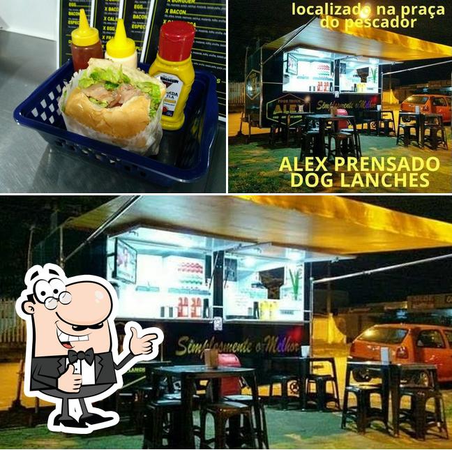 See the picture of Alex prensado dog lanches