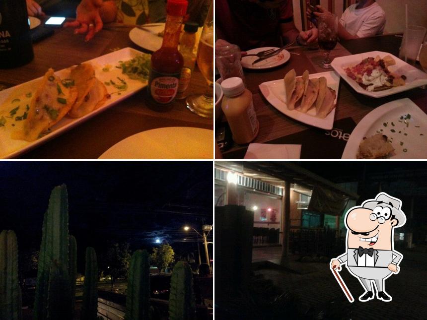 Dê uma olhada a foto apresentando exterior e mesa de jantar a Chalé Guadalupe gastronomia nacional e mexicana