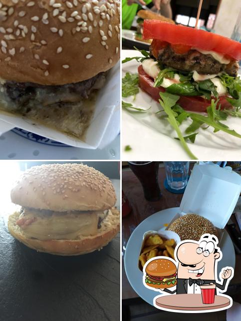 Faites-vous plaisir avec un hamburger à Mon Burger - Bar à Jeux