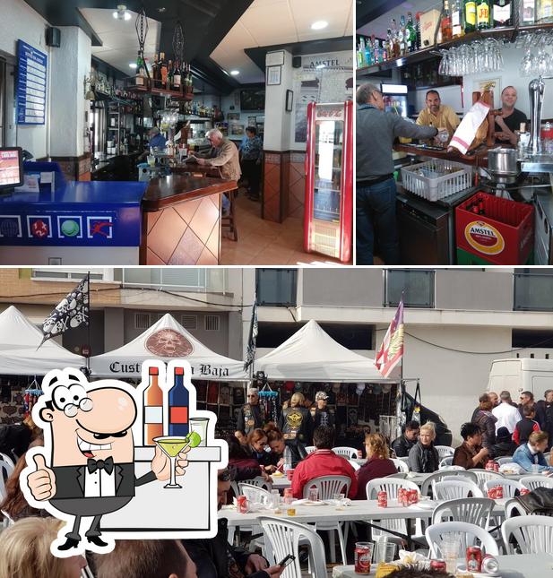 Bar Restaurante Prado is distinguished by bar counter and interior